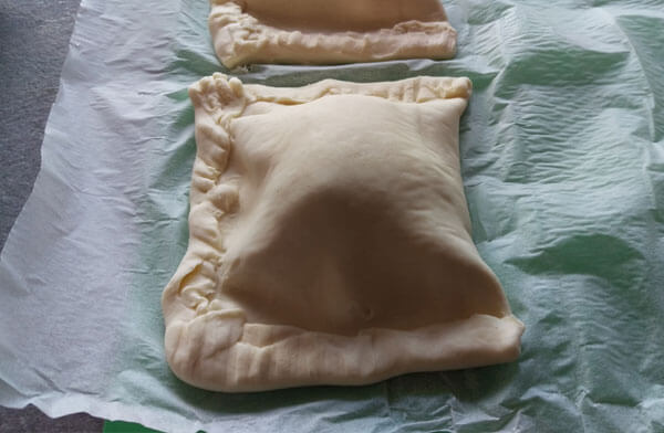 Butterdej med ørred og spinat